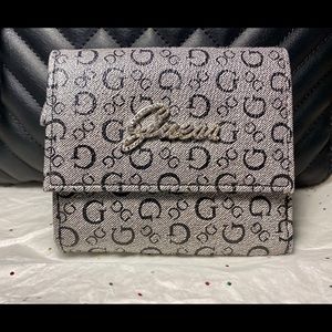 Stylish Medium Grey Guess Wallet
